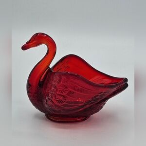 GORGEOUS Vintage Fenton Swan Planter Trinket Dish - Amberina like Ruby Red Glass